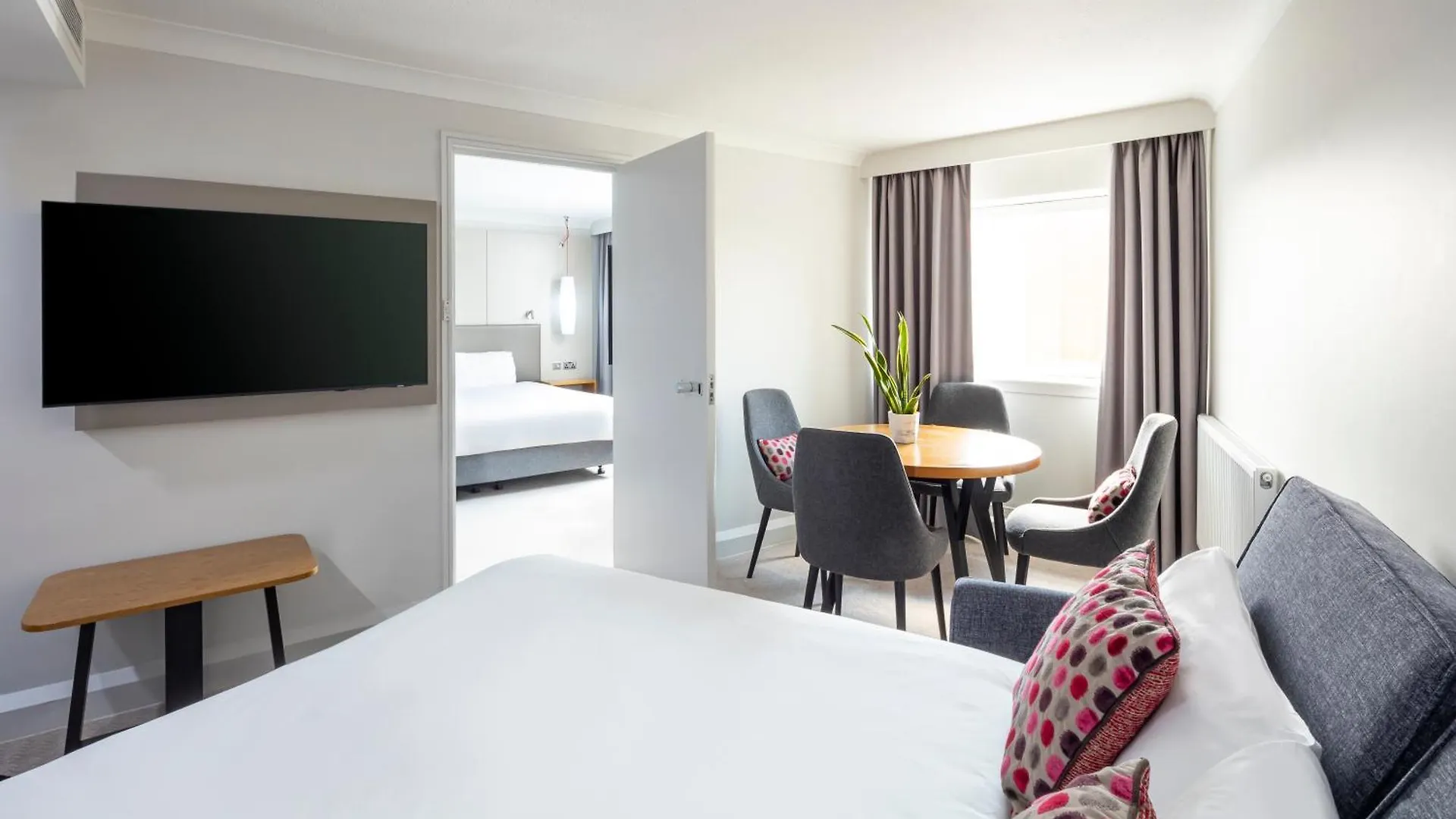 Crowne Plaza Harrogate By Ihg Hotel